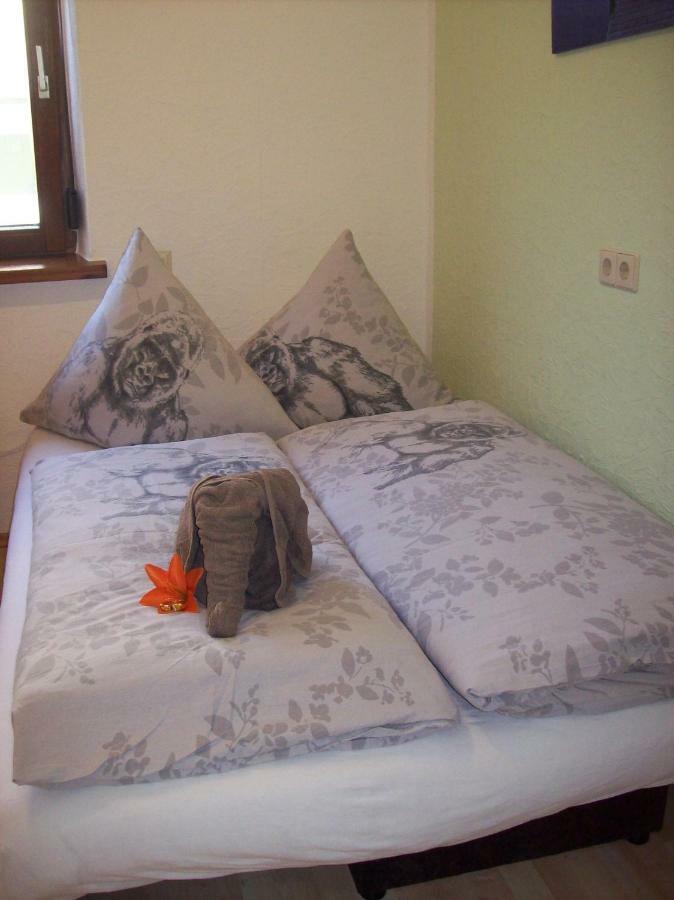 Apartment Fewo Efosa Kappel-Grafenhausen Bagian luar foto